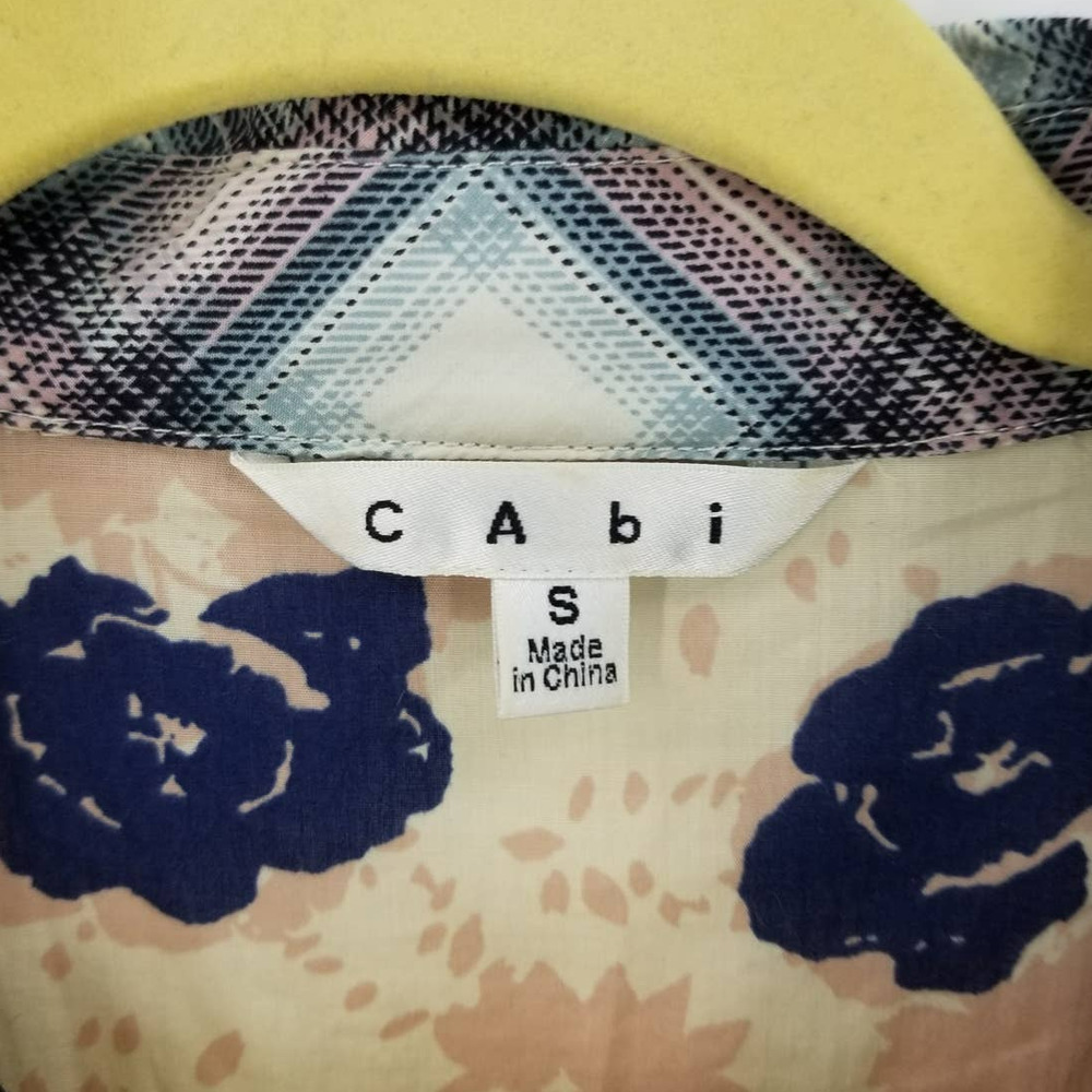 Cabi Shirt Size S Button Down Collared Festival Mixed Media Print Plaid Top Gray - Picture 5 of 8